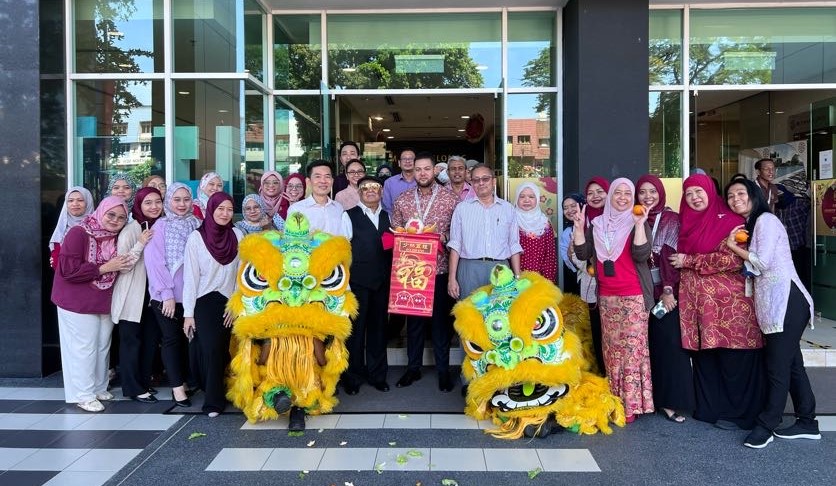 Glomac Berhad Celebrates the Year of the Dragon with Spectacular Lion Dance and Office Blessing